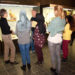 Gesprächsleiter und Teilnehmer*innen bei der Ausstellung im Zoologischen Museum