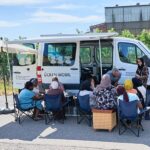 Das Sprachbrückenmobil während einer Gesprächsrunde